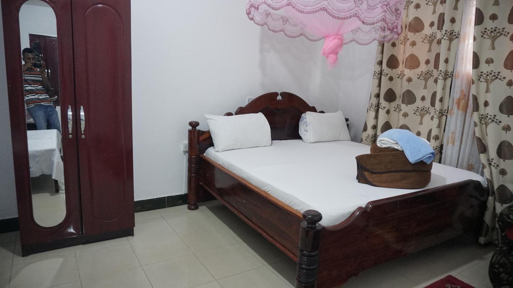 Leaders Lodge Kigoma Extérieur photo